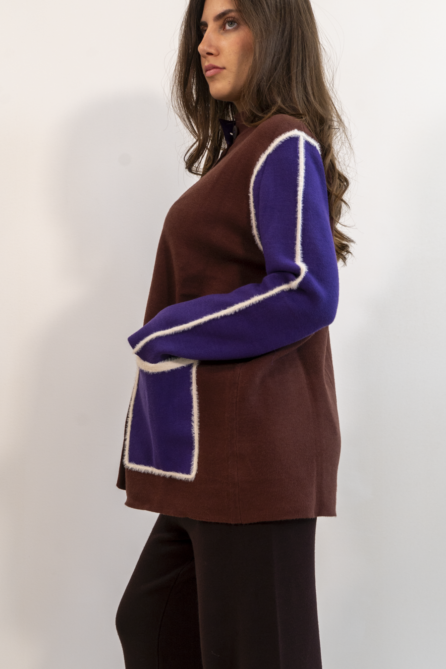 PONCHO CON PROFILI EFFETTO PELUCHE