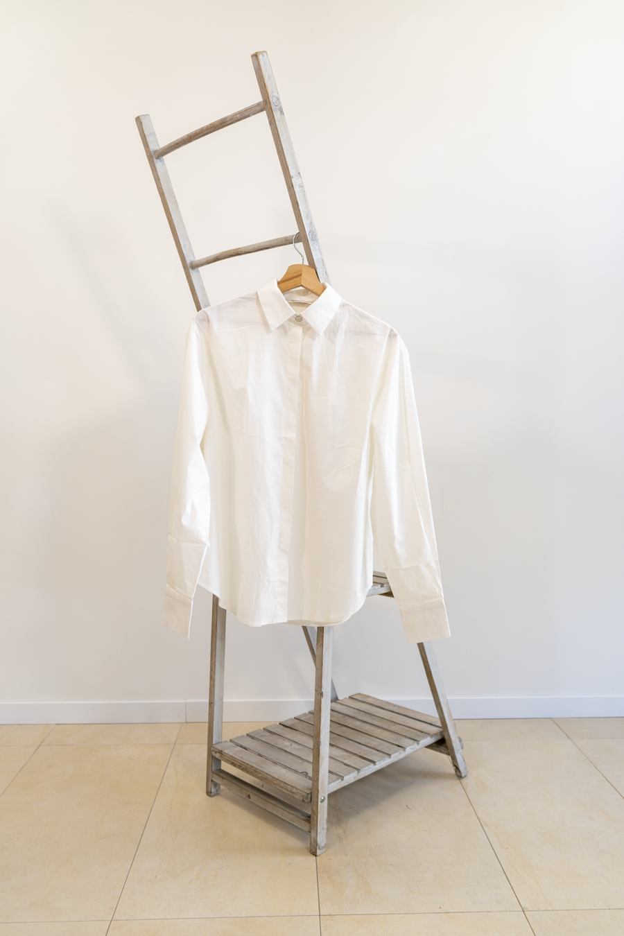 CAMICIA CON ACCESSORIO  AI POLSI