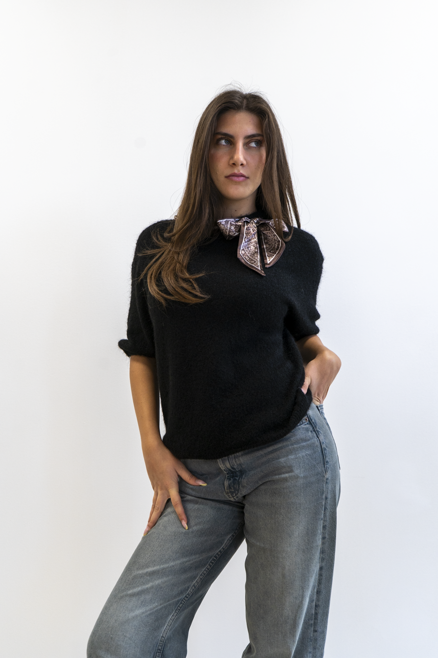 MAGLIA CON FIOCCO