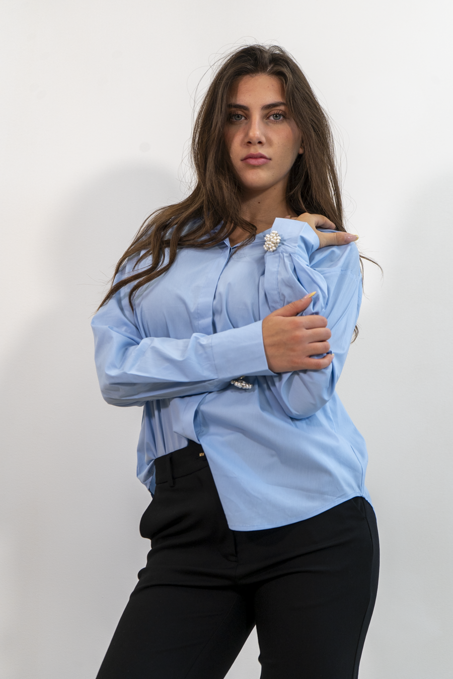 CAMICIA CON ACCESSORIO  AI POLSI