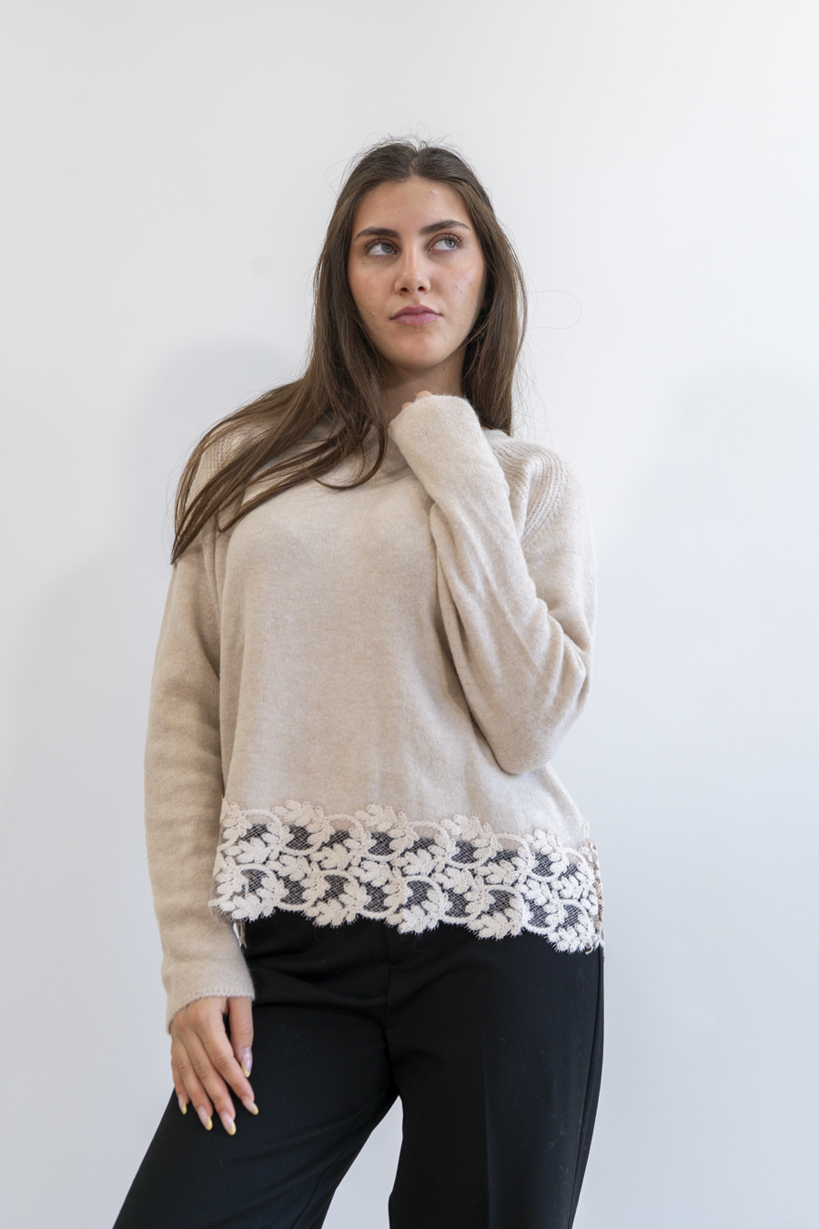 MAGLIA G/C CROP. CON PIZZO RICAMATO