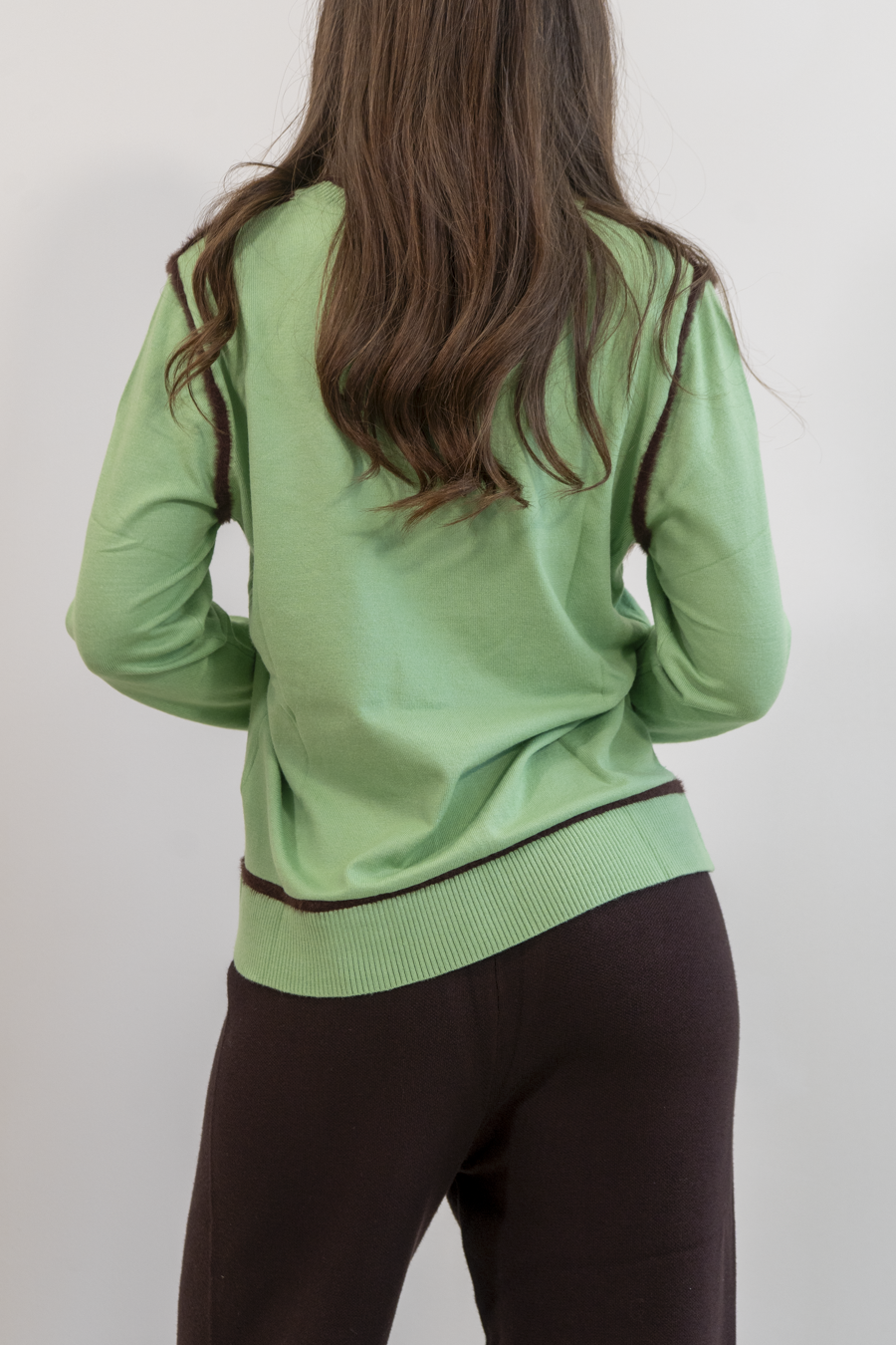 MAGLIA CON PROFILI EFFETTO PELUCHE