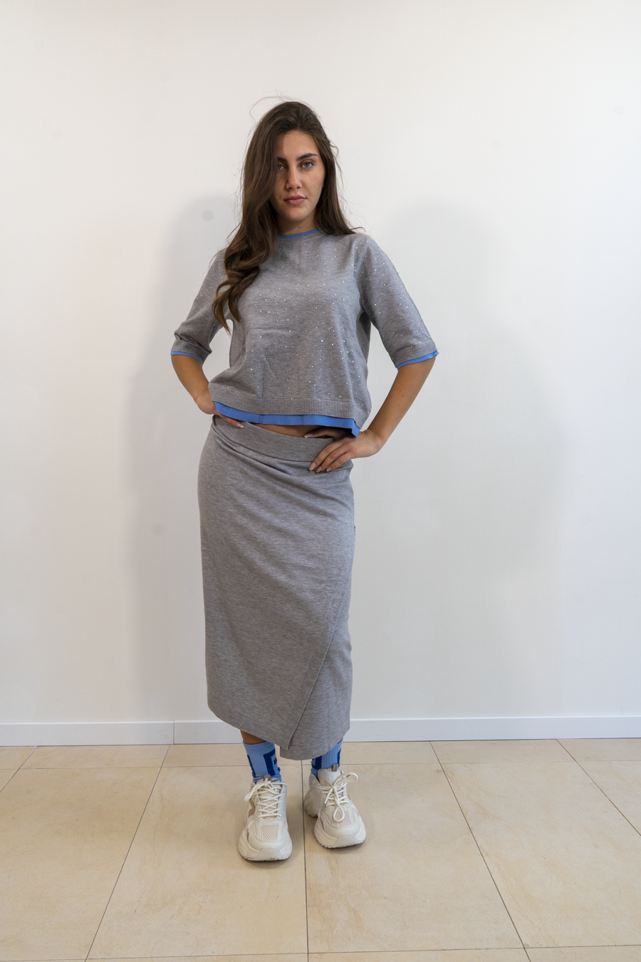 MAGLIA MANICHE CORTE CON STRASS